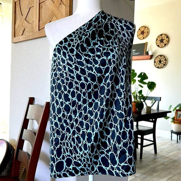 The Limited One Shoulder Navy Blue Sleeveless Top M NWT Circles Lightweight - Picture 2 of 9